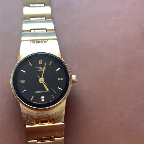 COPY - Woman citizen watch main image 7